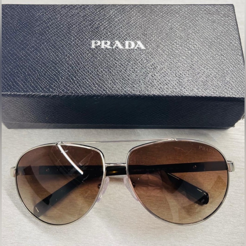 Prada SPR670 Aviator Sunglasses with case and original packaging